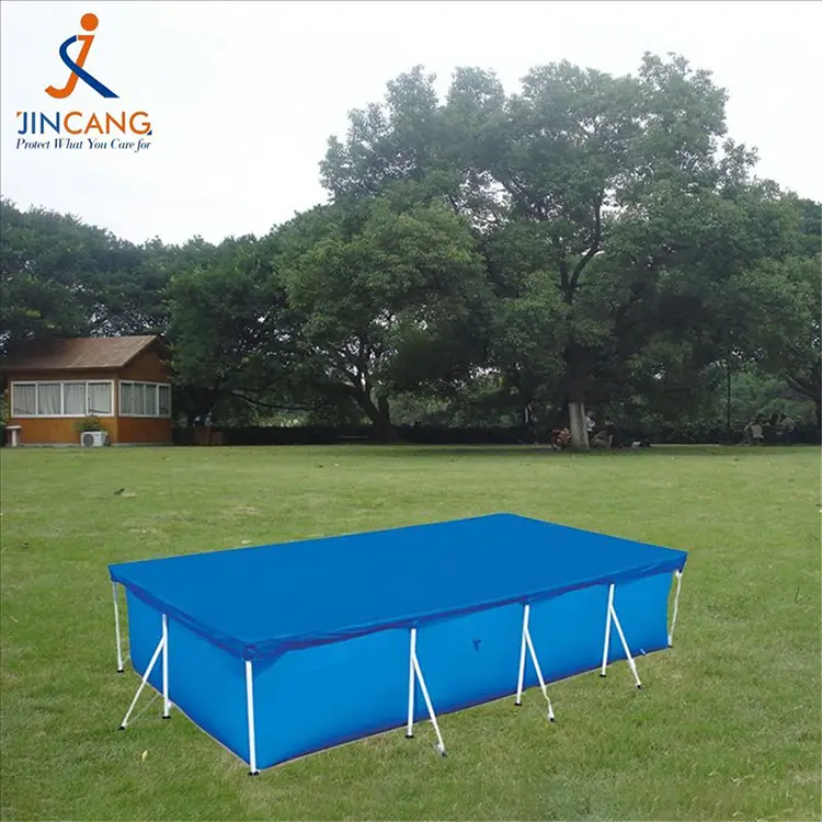 Изнад покривача копна базена